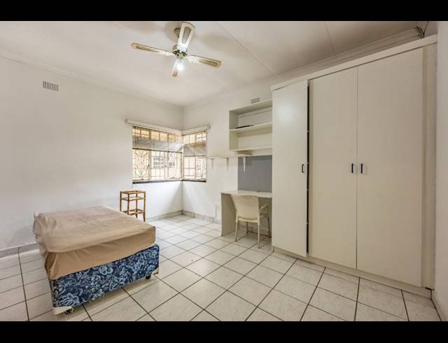 508M² BUILDING FOR SALE IN COLBYN